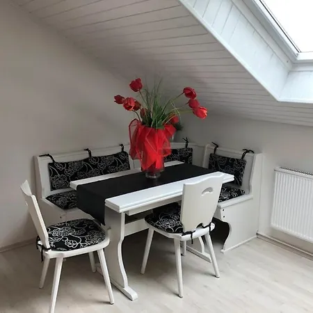 Taunus Im Gruenen Obergeschoss Appartement Langgons